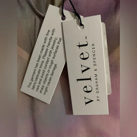 NWT Sz. Small Velvet by Graham & Spencer Stephanie Waterlily Top - Picture 4 of 7